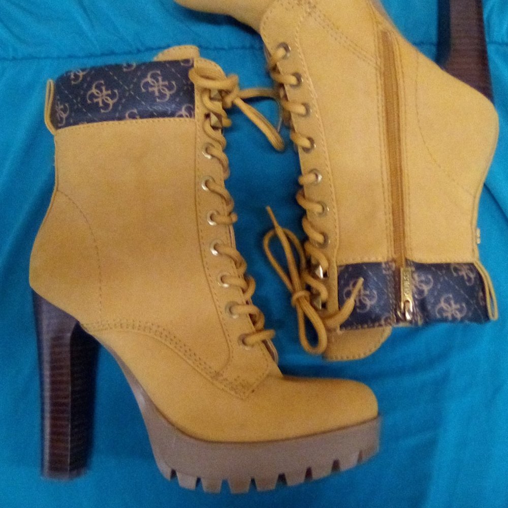 Guess Tetia 2 Platform Bootie